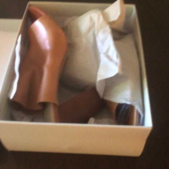 Shoes - Picture 6 of 8